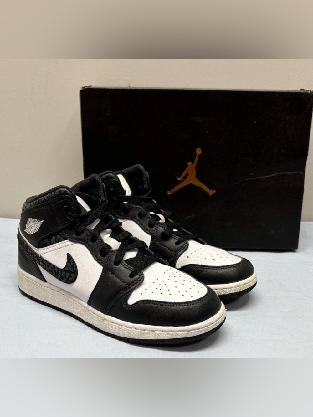 Jordan 1 Mid SE Panda Elephant Off Noir/Blk-Wht FB9909 001 Big Kid 5.5 Y Shoes